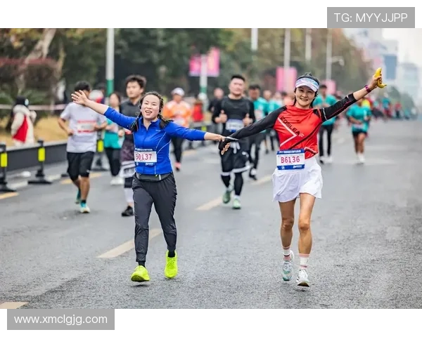 南京城市马拉松精彩点评街舞队速度表现引人瞩目