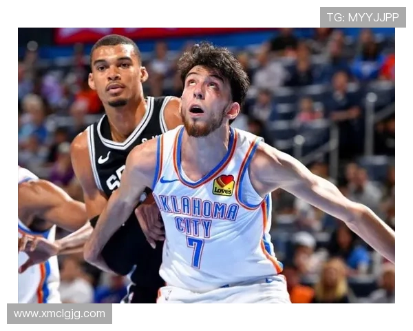 切特霍姆格伦的篮球之路与未来展望：从新秀到明星的成长历程