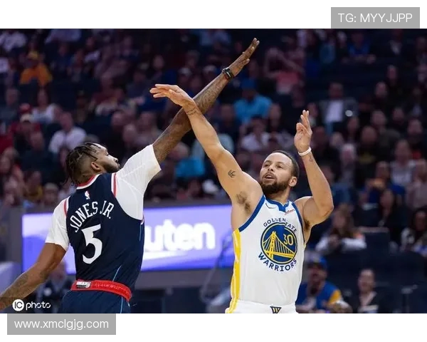 勇士与快船精彩对决回顾1月29日全场比赛亮点与分析